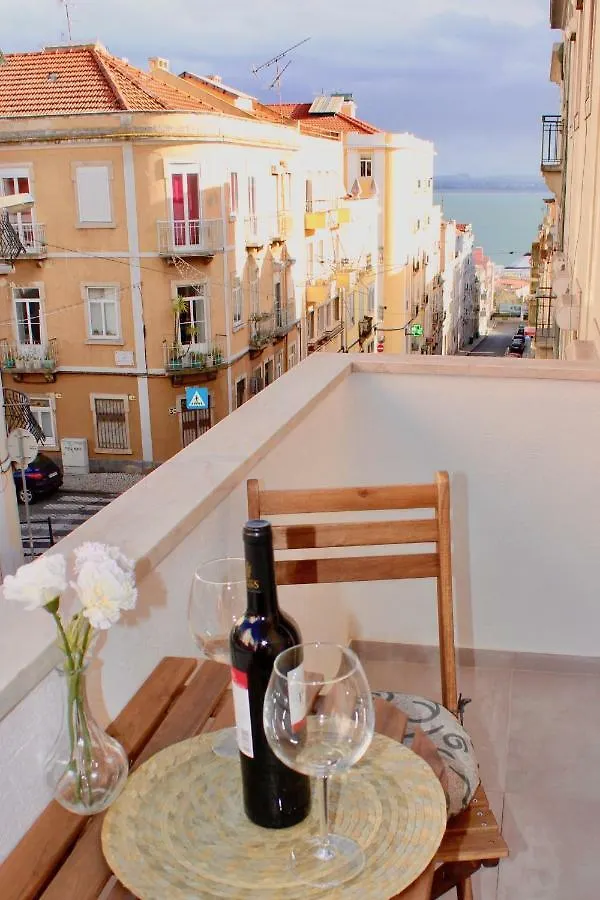 리스본 River View Balcony - Historic Center ! 아파트