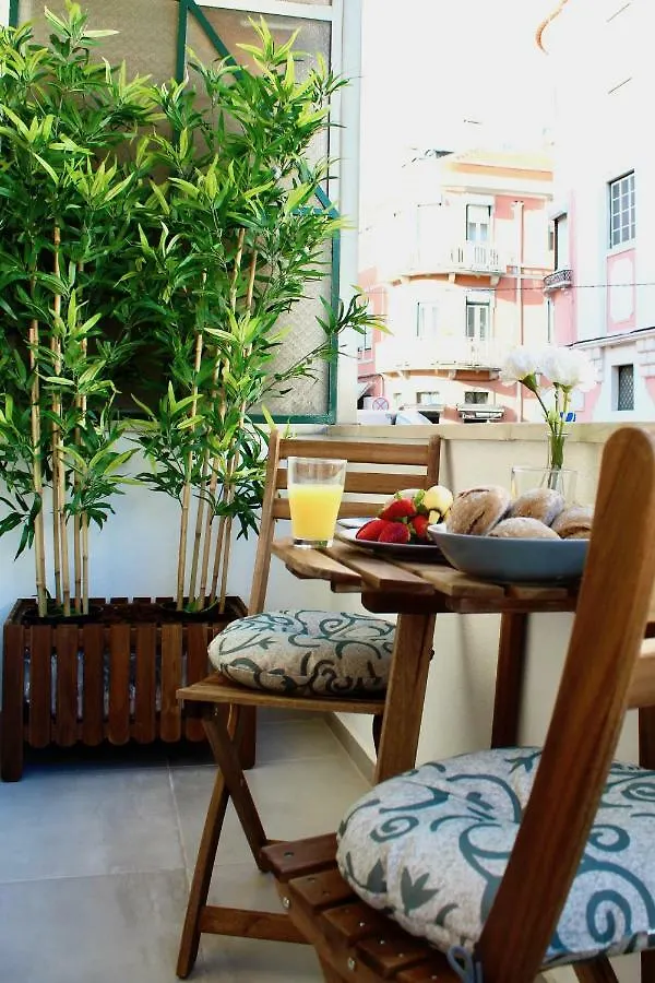 리스본 River View Balcony - Historic Center ! 아파트 0*,  포르투갈